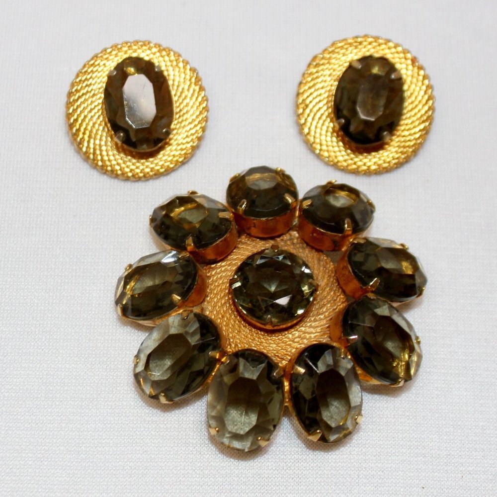 Vintage Juliana Large Faceted/Prong-set Topaz Rhinestone Circle & Clip Earrings